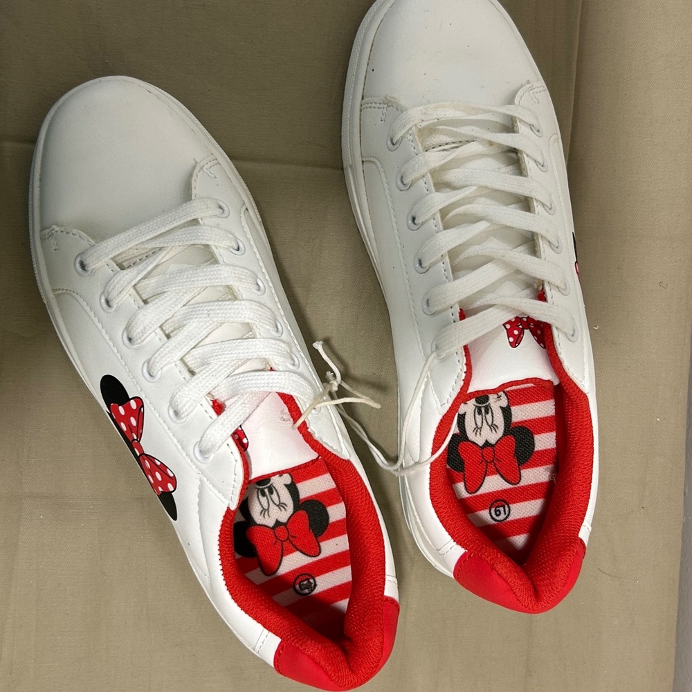 White Minnie Mouse shoes size 9 - Picture 3 of 4